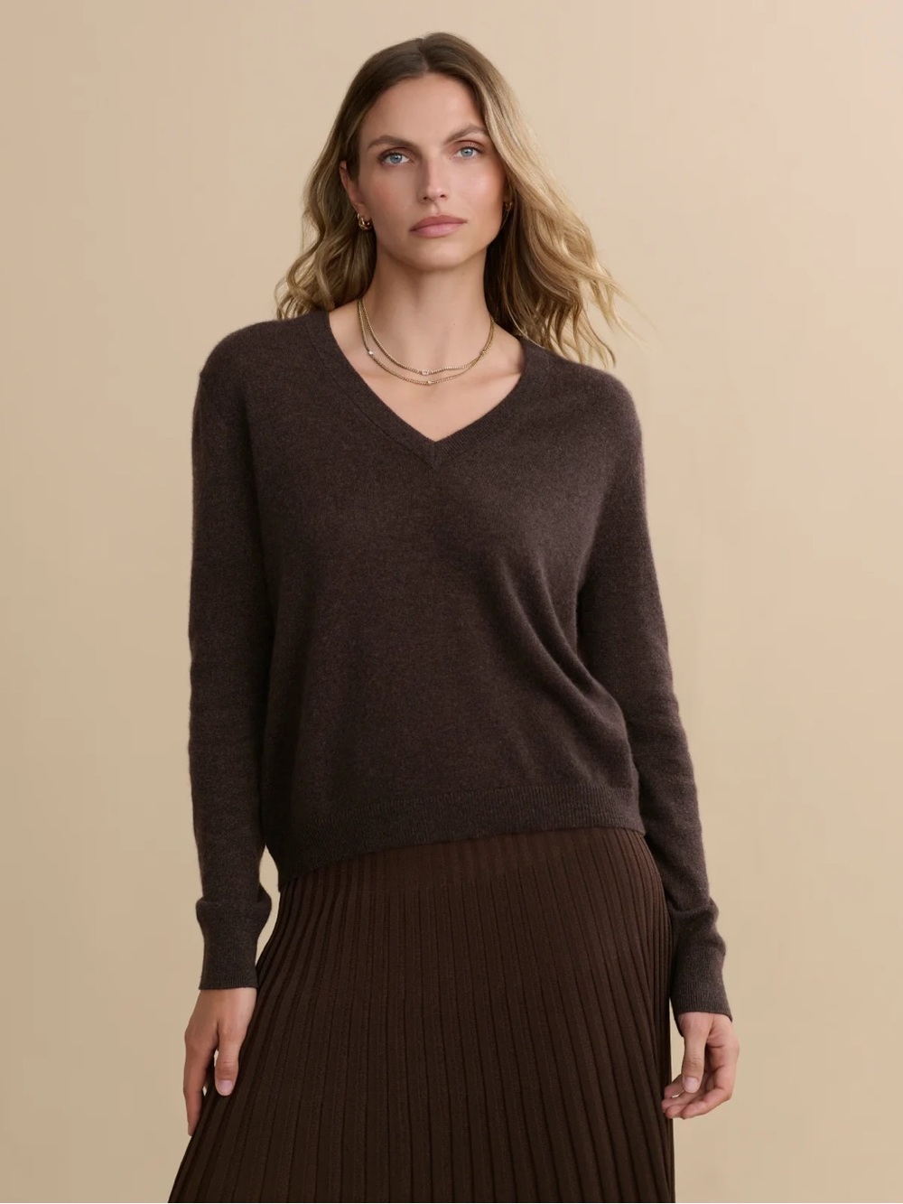Jenni Kayne Flynn V-Neck Cashmere Sweater in Espresso